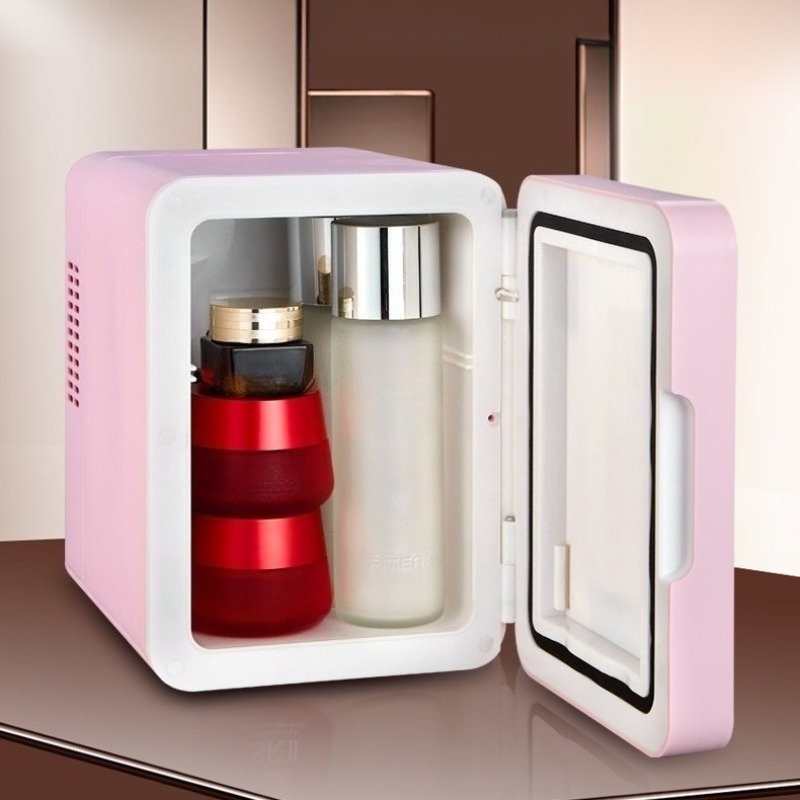 Luxury Skincare & Spa Photos - Mini frigorifero portatile per trucco Frigo