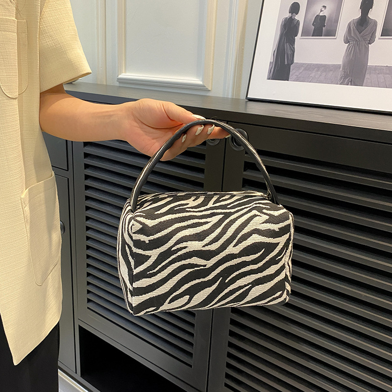 Borsa per trucco leopardata Bo - Luxury Skincare Box recensione e prezzo
